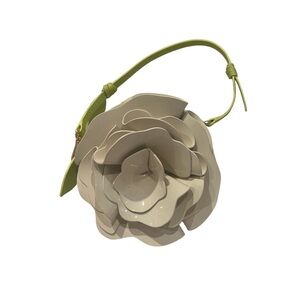 Kate spade flora patent leather 3D wristlet